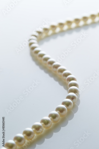 White pearls 