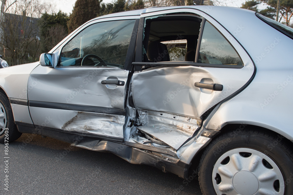 Unfallschaden nach Verkehrsunfall Unfallschaden nach Verkehrsunfall