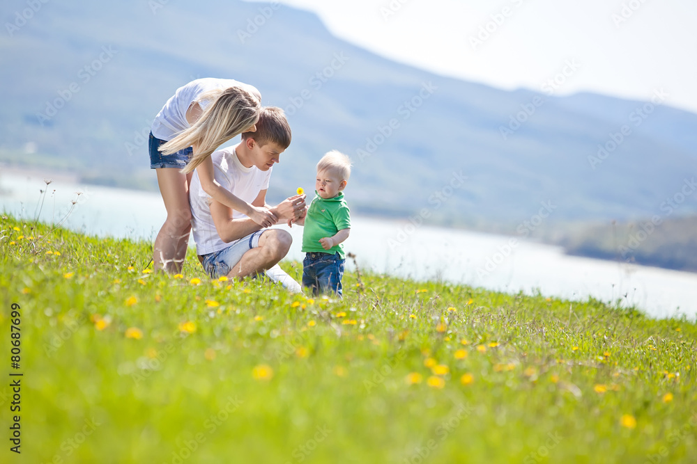 Fototapeta premium Happy family in nature