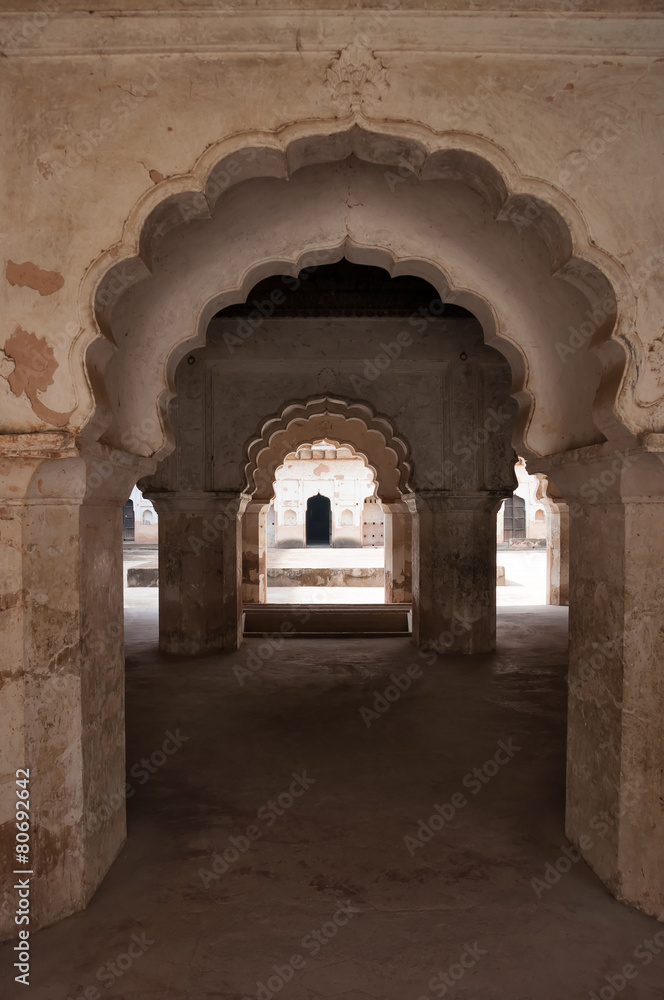 Arch of Raj Mahal palace in Orchha