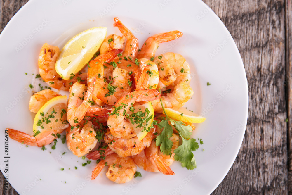 fried shrimp and parsley fried shrimp and parsley