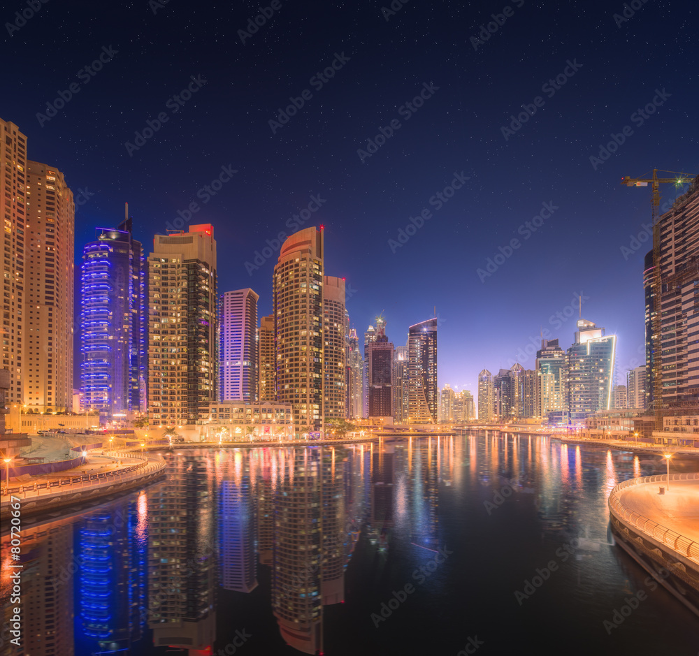Fototapeta premium The beauty panorama of Dubai marina. UAE