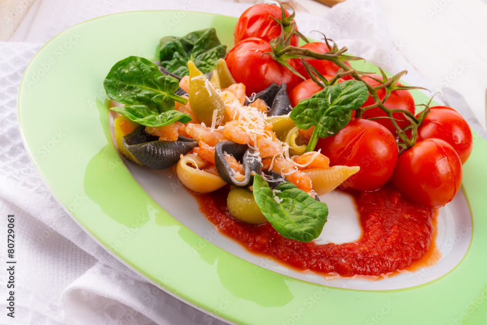 Conchiglie with North Sea shrimps and spinach Conchiglie with North Sea shrimps and spinach