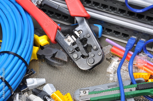 Canvastavla Tools for crimping with component to computer network