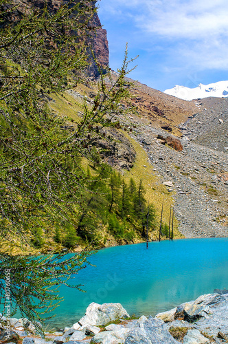 Fototapeta Naklejka Na Ścianę i Meble -  Lago Layet, auch genannt Lago Blu, im Aostatal