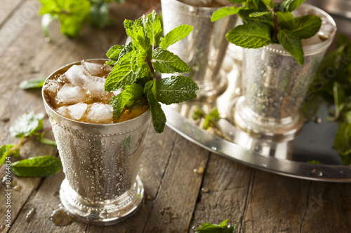 Tablou canvas Refreshing Cold Mint Julep