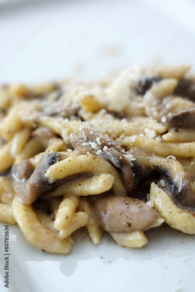 Spatzle con i funghi Spatzle con i funghi