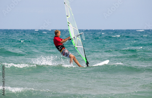 Teenager beim Surfen © mma23