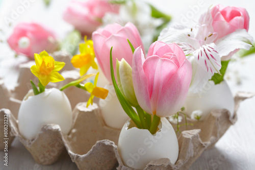 Easter decoration with flowers