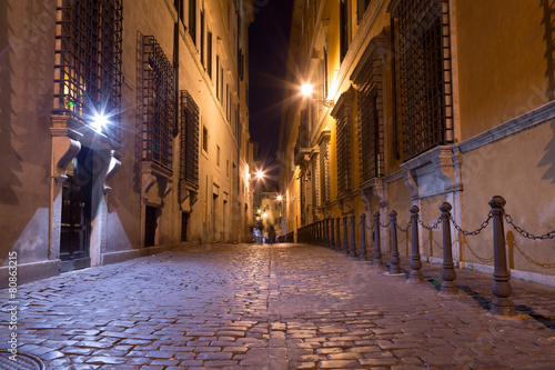 Pedestrian Paths between Buildings in Central Rome at Night