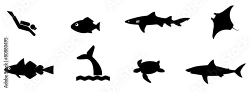 Animaux marins et plongeur en 8 icônes