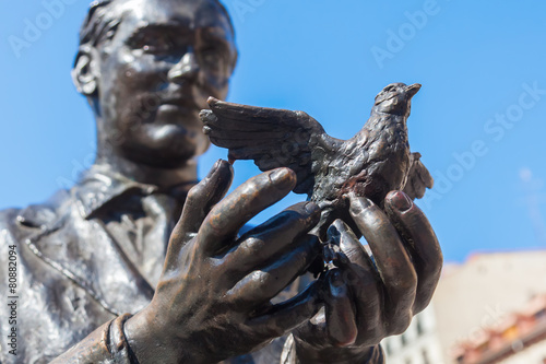 Bronzeskulptur vom Dichter Federico Garcia Lorca photo