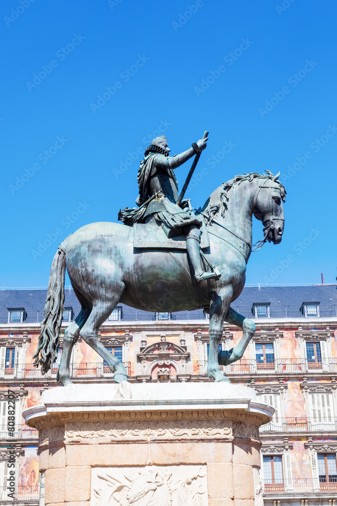 Reiterstatue auf dem Plaza Mayor in Madrid, Spanien Reiterstatue auf dem Plaza Mayor in Madrid, Spanien