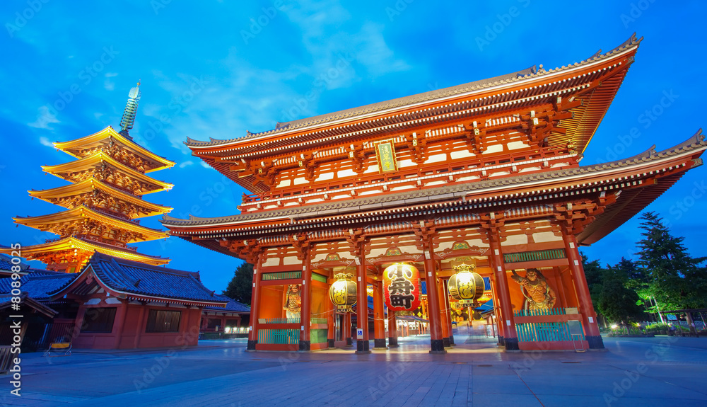 Fototapeta premium Świątynia Sensoji Asakusa Największa świątynia buddyjska w Tokio