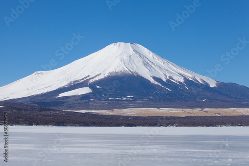 Mountain Fuji with snow in winter season © torsakarin