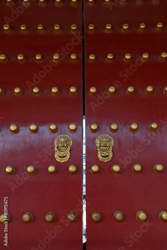 中国北京天坛的红色大门 © fishingner