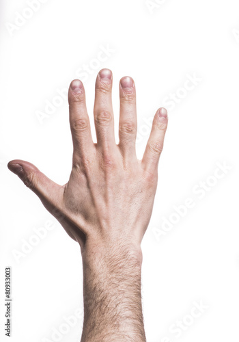 hand making the number five