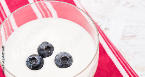Yogurt with blackberry