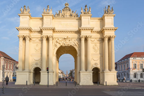 Brandenburger Tor mit Straße