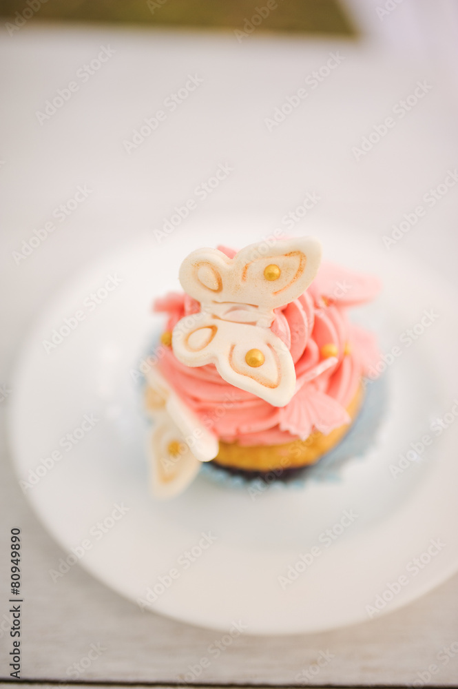 wedding decor at restaurant with all beauty and flowers wedding decor at restaurant with all beauty and flowers