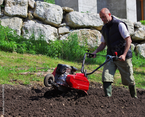 jardinage - motoculteur photo