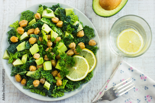 Salad with savoy cabbage, avocado and chickpeas