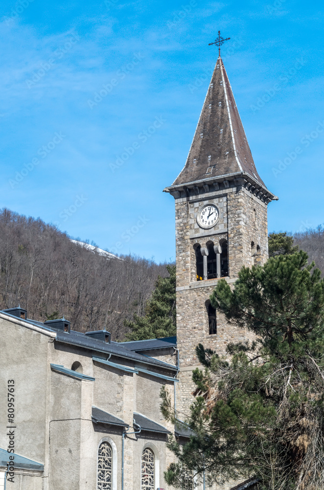 Fototapeta premium Clock tower at mountains