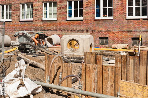 Grundwasserabsenkung - Verbauplatten und Spundwände photo