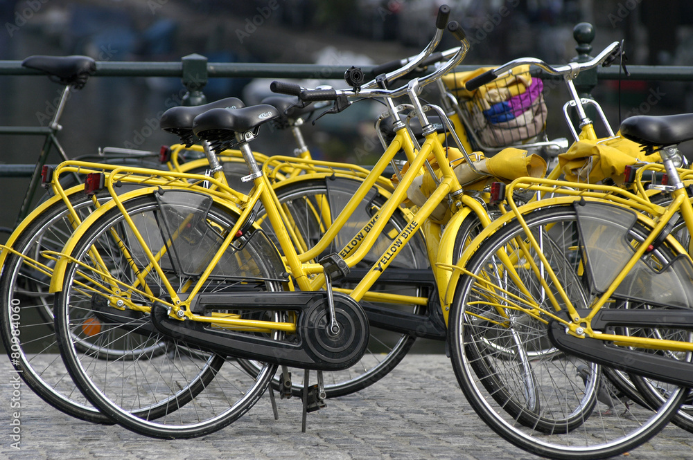 gelbe Fahrräder
