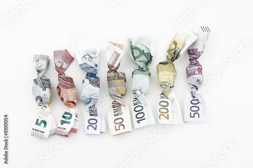 Reihe aus Euro Geldscheinen in Bon Bon Form
