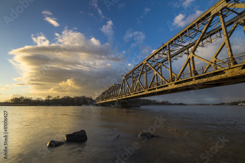 Stary kolejowy most zwodzony na Odrze w Szczecinie