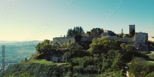 Tableau sur toile Ruins of Lombardy Castle - vintage effect. Tower & fortification