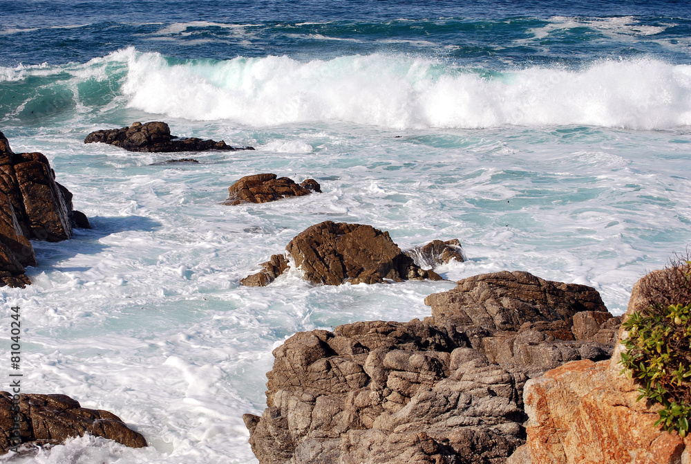 Naklejka premium Waves crush rocks,18 Miles Out, California