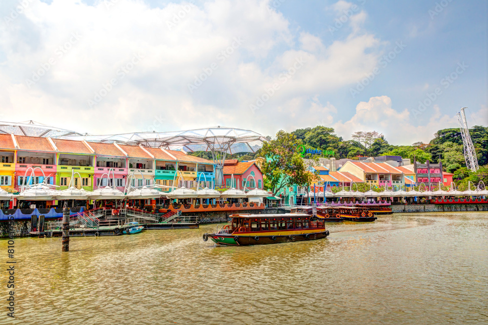 Naklejka premium Singapore Landmark: HDR of Clarke Quay on Singapore River