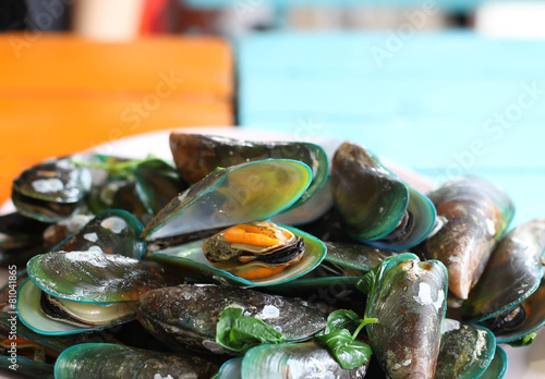 Steamed mussels with chilli sauce photo