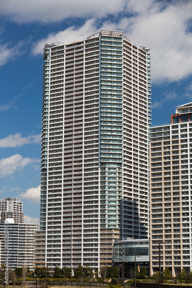 Naklejka premium 高層マンション