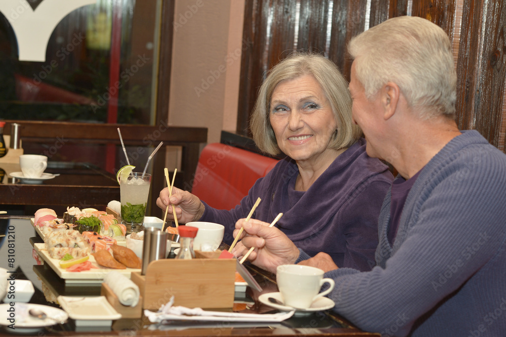 Elderly couple eating Elderly couple eating
