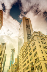 Sierkussen Geel Skyline Lower Manhattan op zonnige dag  © jovannig