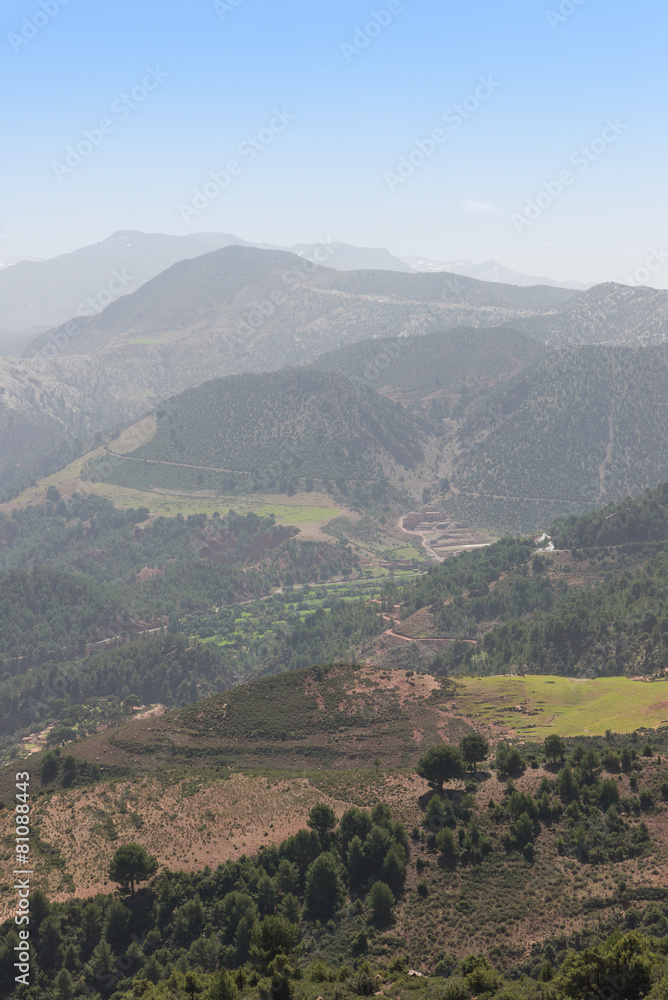 The range of mountain along the way from Marrakesh to Quarzazate