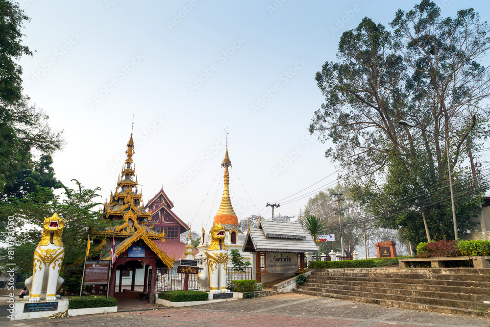 Fototapeta premium Thai-Burmese fusion art of Maehongson temple