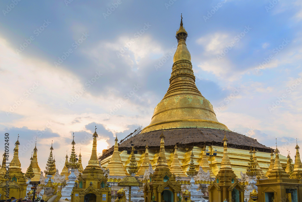Shwe-dagon pagoda, Yangon, Myanmar