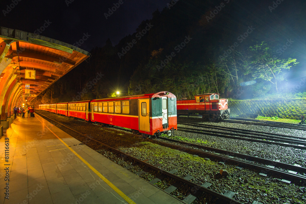 Obraz premium Traditional Train 