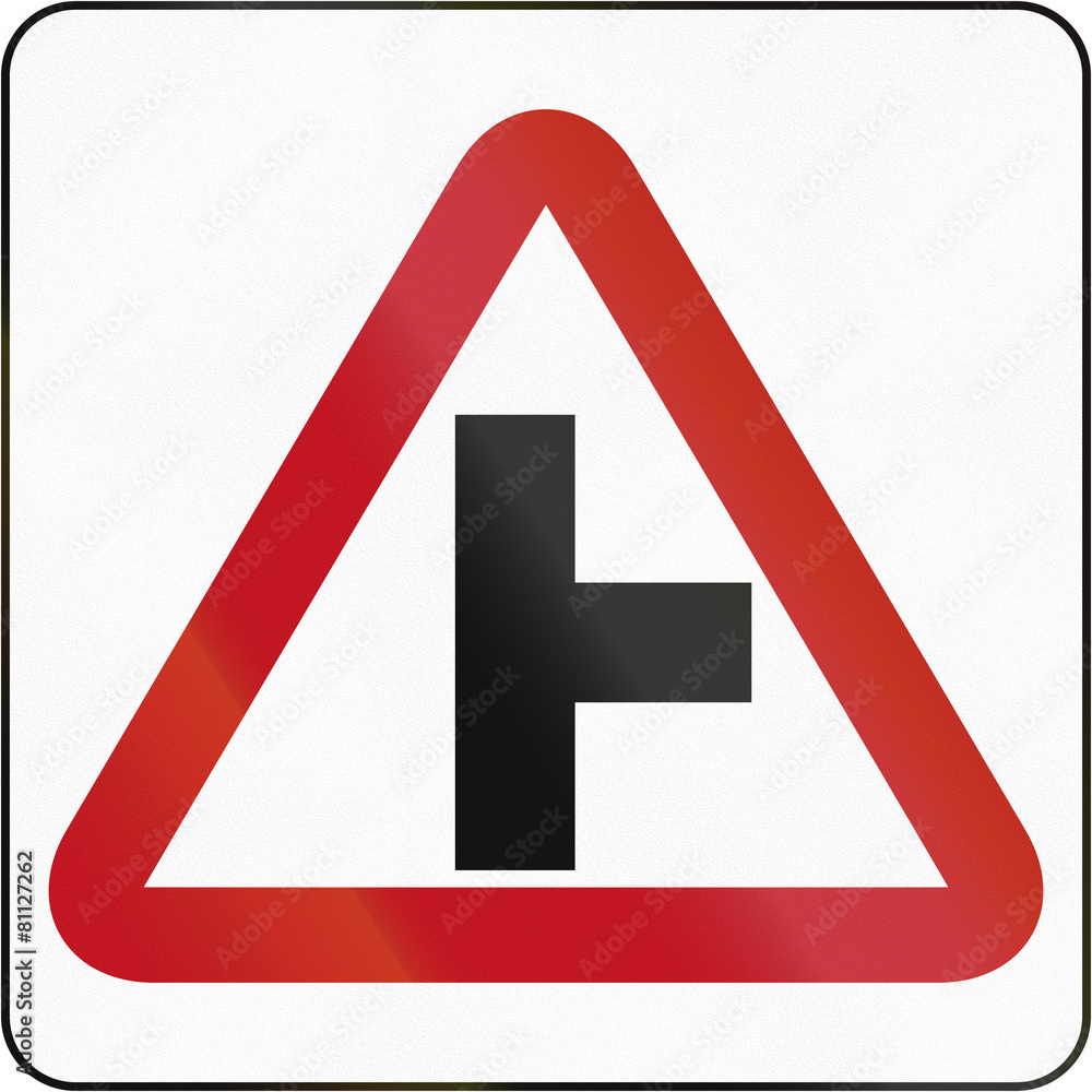 Bruneian danger warning sign: T-intersection