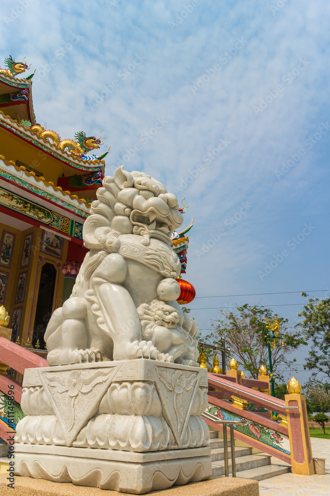 Fototapeta premium chinese stone carving for lion statue under sunlight