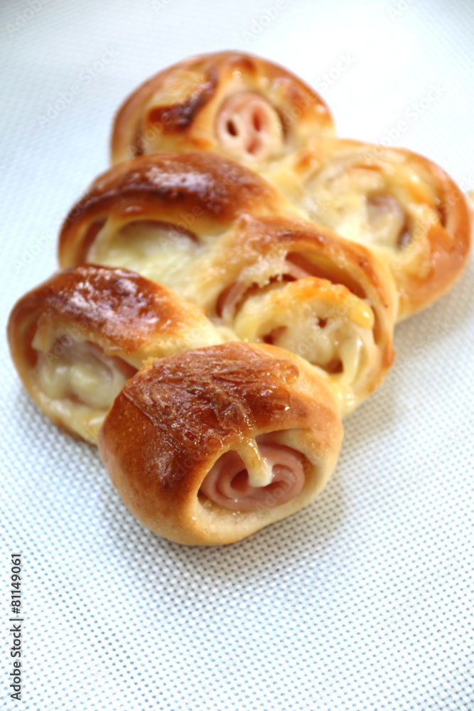 delicious bread cheese delicious bread cheese