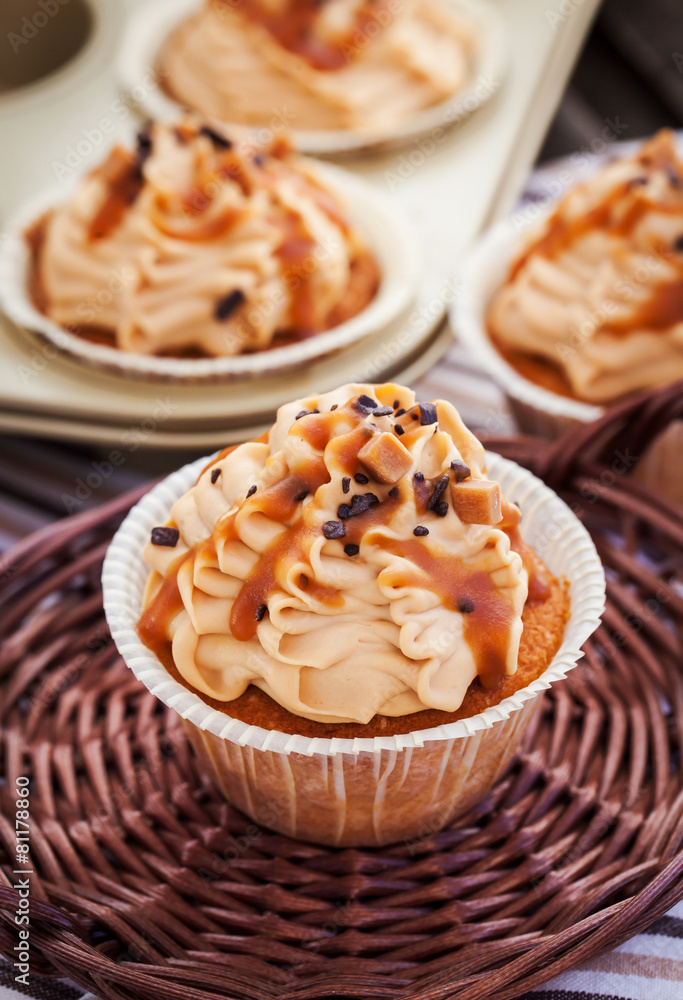 Delicious cupcakes with caramel sauce Delicious cupcakes with caramel sauce