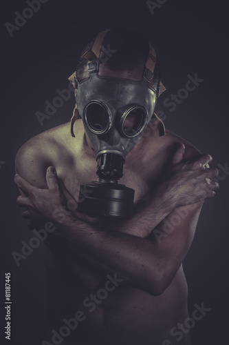 Healthcare, concept of risk of contamination, naked man with gas © Fernando Cortés