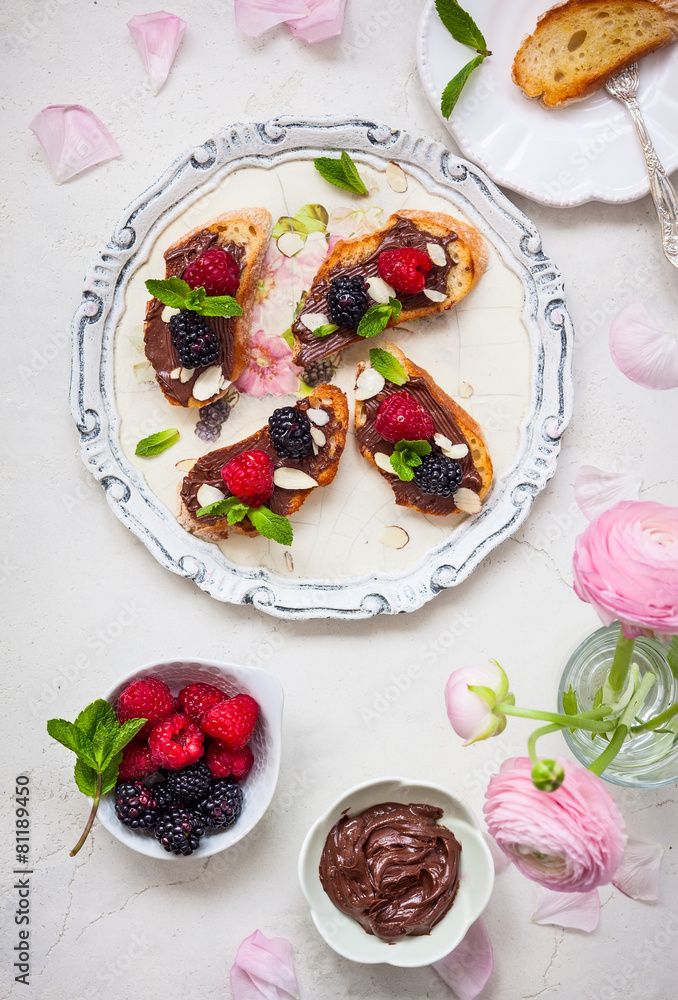 Berry bruschetta Berry bruschetta
