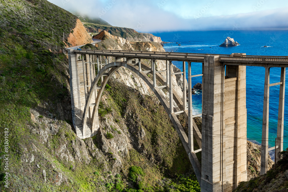 Fototapeta premium Historic Bixby Bridge, California coast