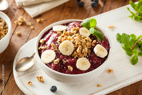 Healthy Organic Berry Smoothie Bowl